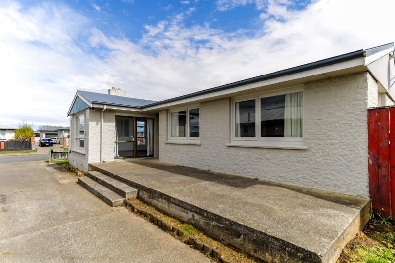 10 Kilmarnock Avenue, Strathern, Invercargill - Carousel 1