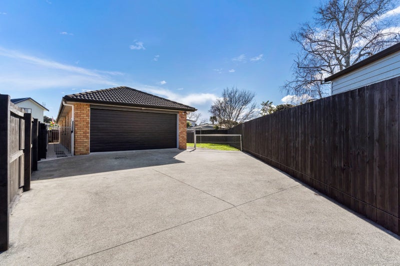 8A Tiari Place, Mangere East, Auckland - Carousel 2