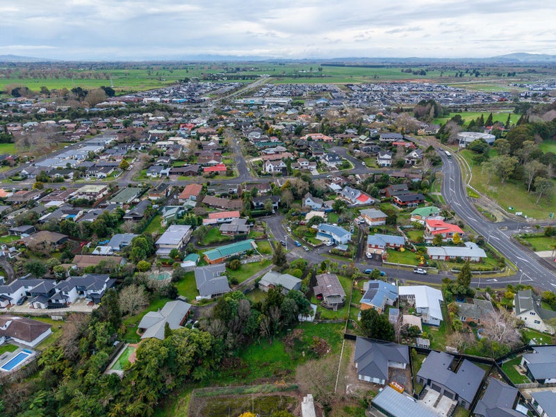 11 Sussex Street, Chartwell, Hamilton - Carousel 22