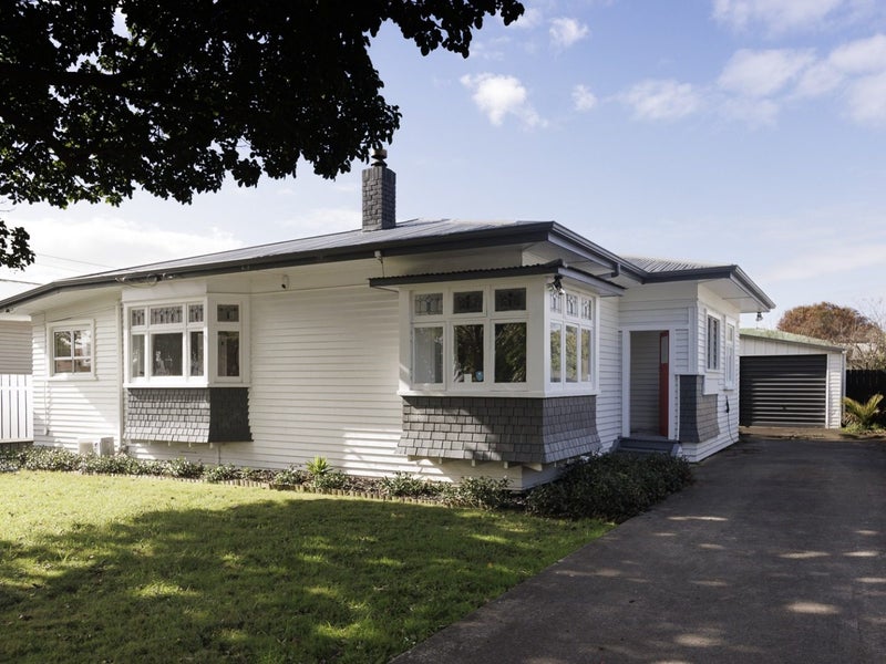 6 William Street, Mangere East, Auckland - Carousel 1