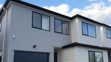 3B Athena Drive, Totara Vale, Auckland - Carousel 1