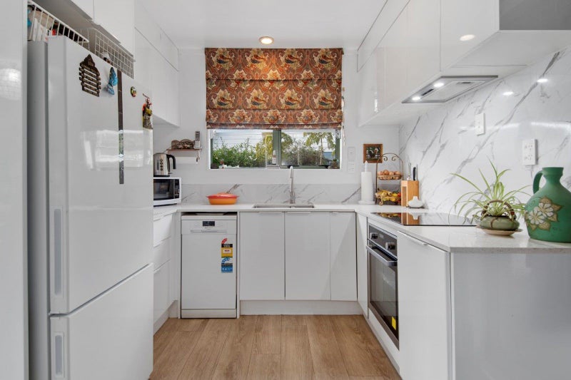 35B Sutherland Road, Brookfield, Tauranga - Carousel 2