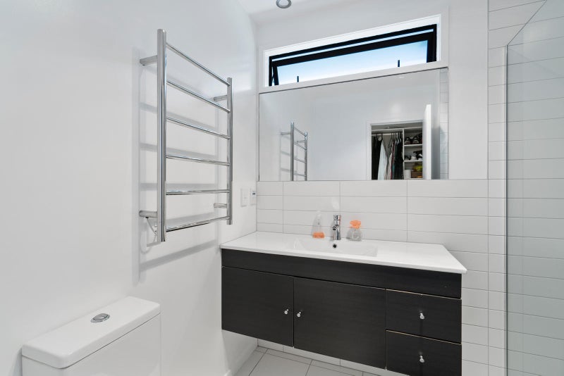 13 Constable Lane, West Harbour, Auckland - Carousel 20