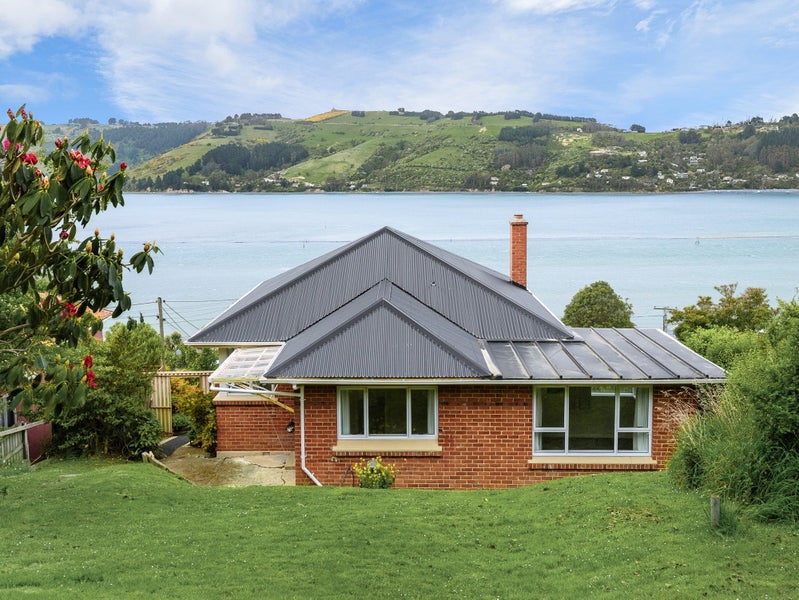 5 Totara Street, Ravensbourne, Dunedin - Carousel 1