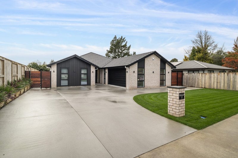11 Lloyd Crescent, Pukehangi, Rotorua - Carousel 2
