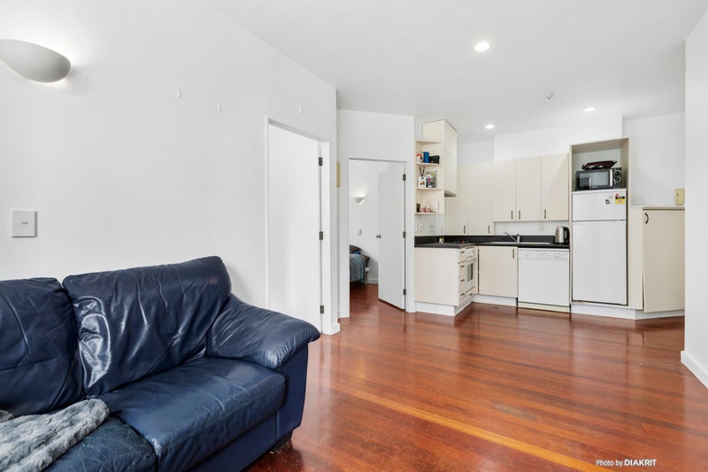 1B/126 The Terrace, Wellington Central, Wellington - Carousel 1