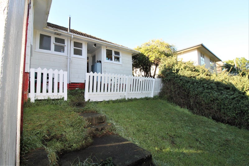 8 Cornwall Crescent, Cannons Creek, Porirua - Carousel 19