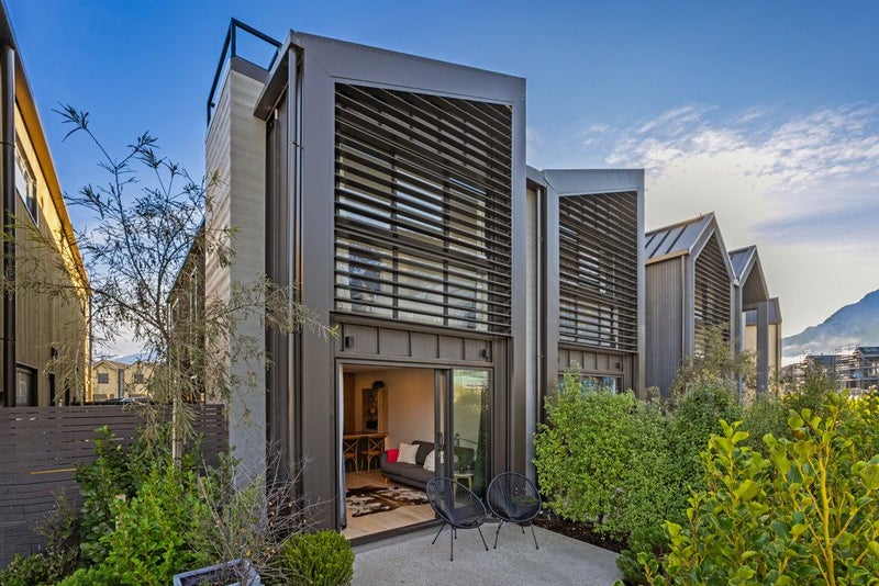 51 Ryan Loop, Jacks Point, Queenstown - Carousel 1