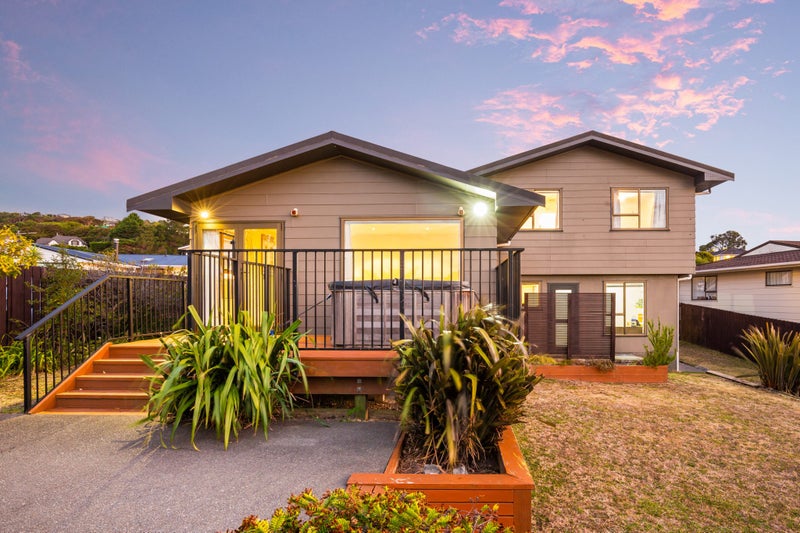 12 Langwell Place, Papakowhai, Porirua - Carousel 1