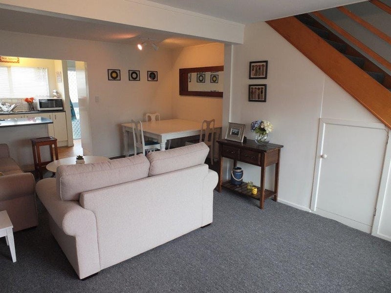 44N Roxburgh Street, Mount Victoria, Wellington - Carousel 2