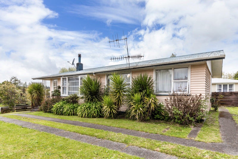 21 Rangipoia Place, Turangi - Carousel 1