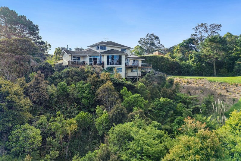 4 Clayden Drive, Gulf Harbour, Whangaparaoa - Carousel 2