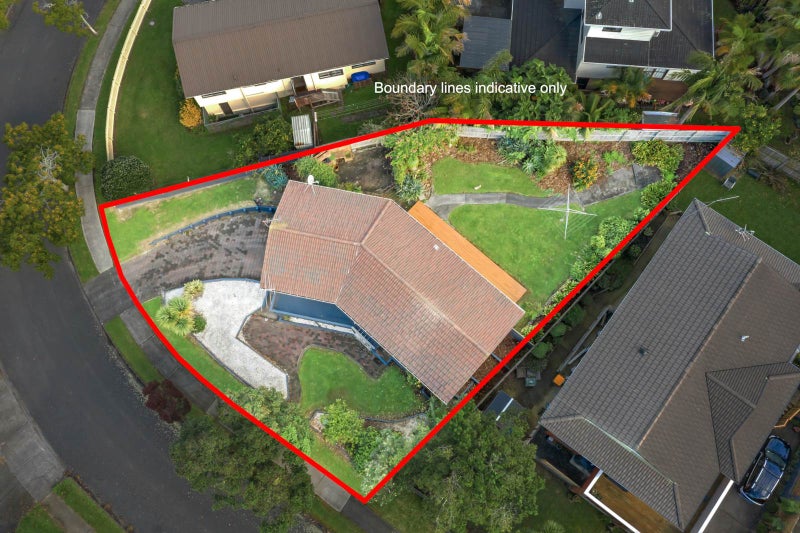 4 Gleneagles Grove, Wattle Downs, Auckland - Carousel 2