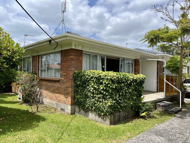 1/17 Doment Crescent, Orewa, Orewa - Carousel 2