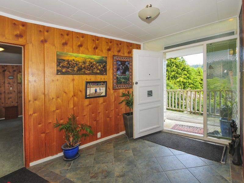 33 Dalton Grove, Stokes Valley, Lower Hutt - Carousel 23