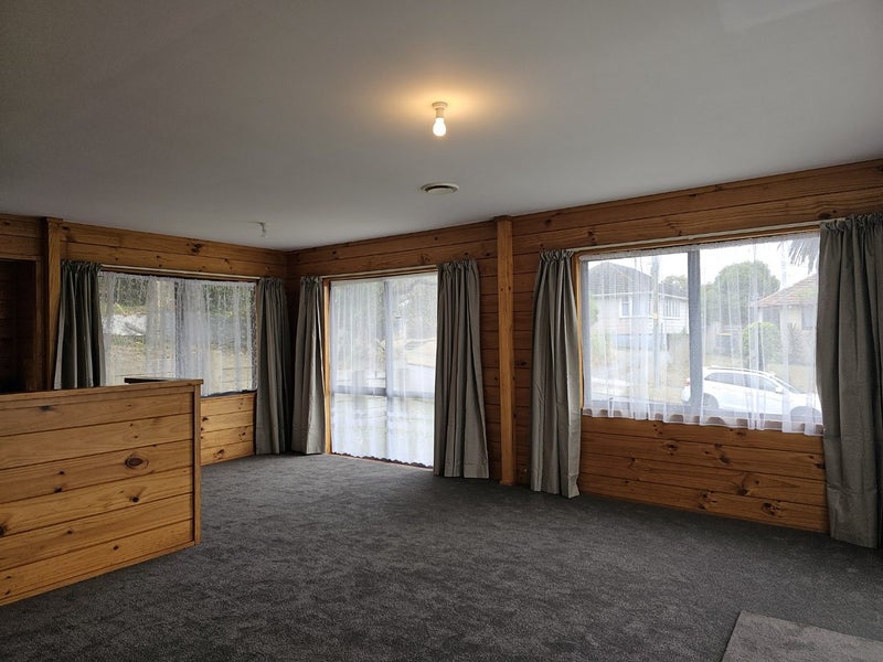 1 Jackson Terrace, Ranui, Porirua - Carousel 1