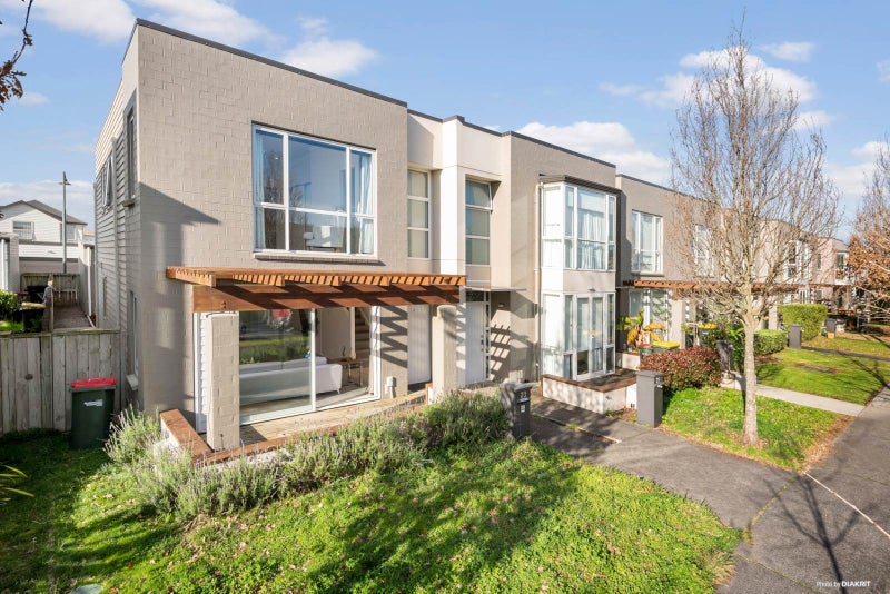 23 Hakawai Avenue, Takanini, Auckland - Carousel 1