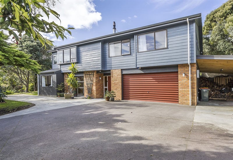 19 Kinnel Grove, Papakowhai, Porirua - Carousel 1