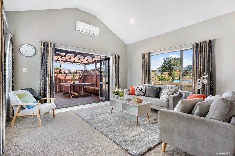 17 Meridian Court, Oteha, Auckland - Carousel 1