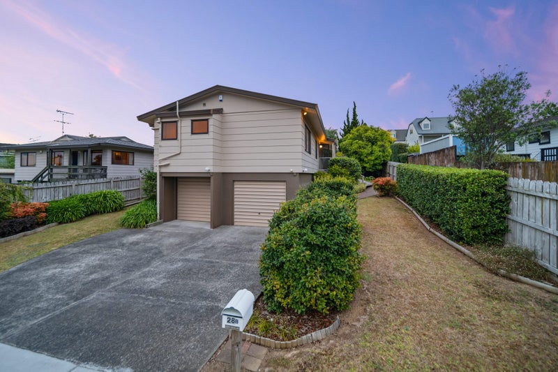2/28 Gosford Drive, Botany Downs, Auckland - Carousel 1