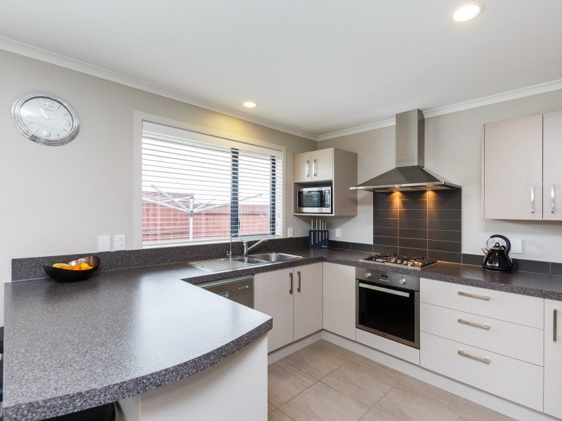 4 Levi Place, Kelvin Grove, Palmerston North - Carousel 2