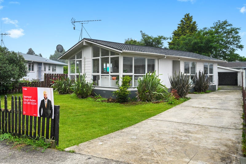 110 Saxbys Road, Deanwell, Hamilton - Carousel 1