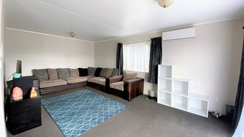 4B Cricket Place, Melville, Hamilton - Carousel 1