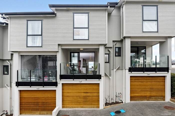 6/10 Silver Moon Road, Albany Heights, Auckland - Carousel 2