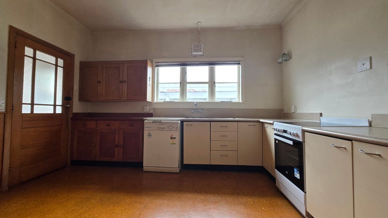 13 MAHOE ST , Hutt Central, LOWER HUTT - Carousel 2