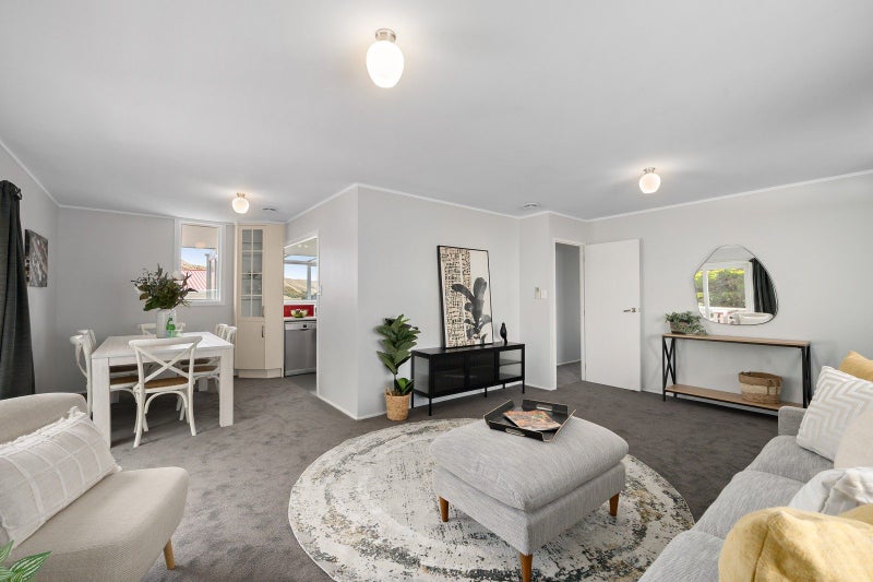 8 Salem Court, Churton Park, Wellington - Carousel 2