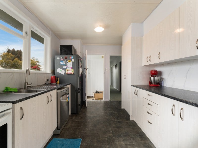 597 Hazelmere Crescent, Te Awamutu, Te Awamutu - Carousel 2