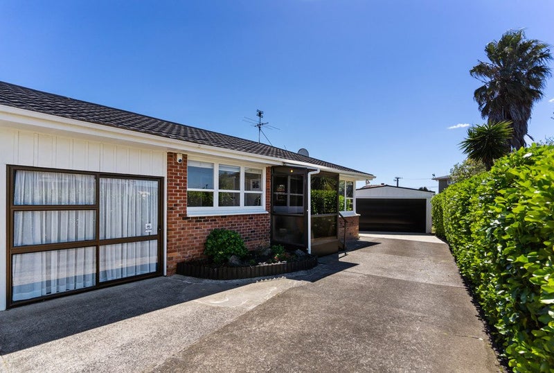 2/9 Anthony Place, Pakuranga, Auckland - Carousel 1