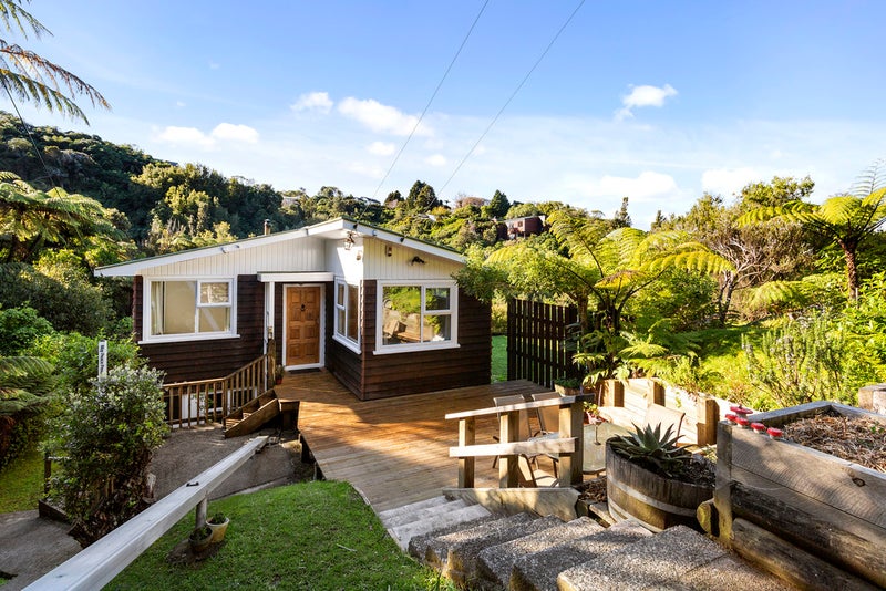 48 Pomare Road, Tirohanga, Lower Hutt - Carousel 1