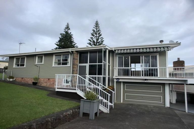 14 Carole Crescent, Pakuranga, Auckland - Carousel 2