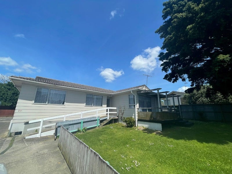 1/29 Becker Drive, Weymouth, Auckland - Carousel 1