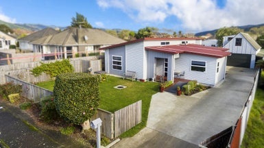 18 Robertson Street, Elderslea, Upper Hutt - Carousel 1