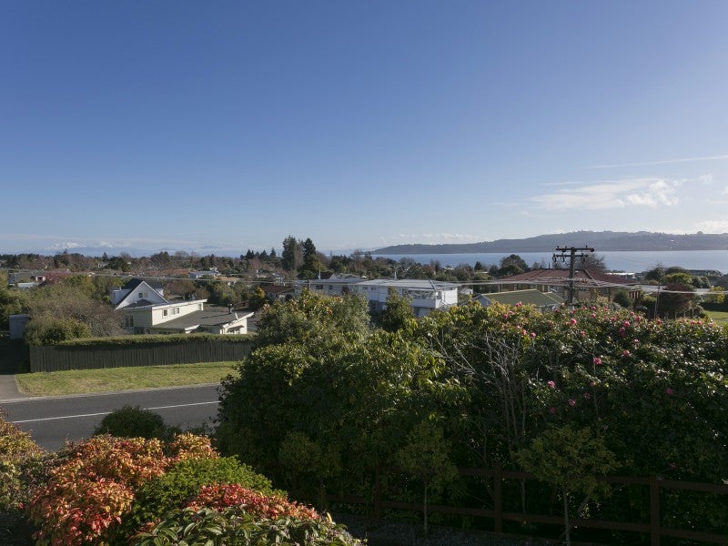 22 Ingle Avenue, Waipahihi, Taupo - Carousel 2