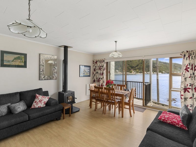 607A Marine Drive, Days Bay, Lower Hutt - Carousel 2