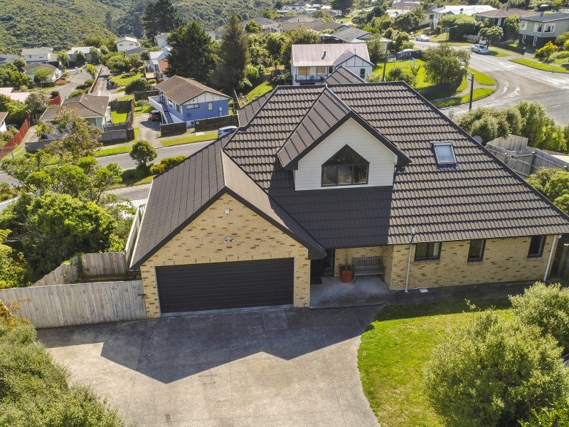 23 Kelso Grove, Kelson, Lower Hutt - Carousel 1