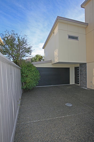 8 Elderwood Lane, Edgeware, Christchurch - Carousel 1
