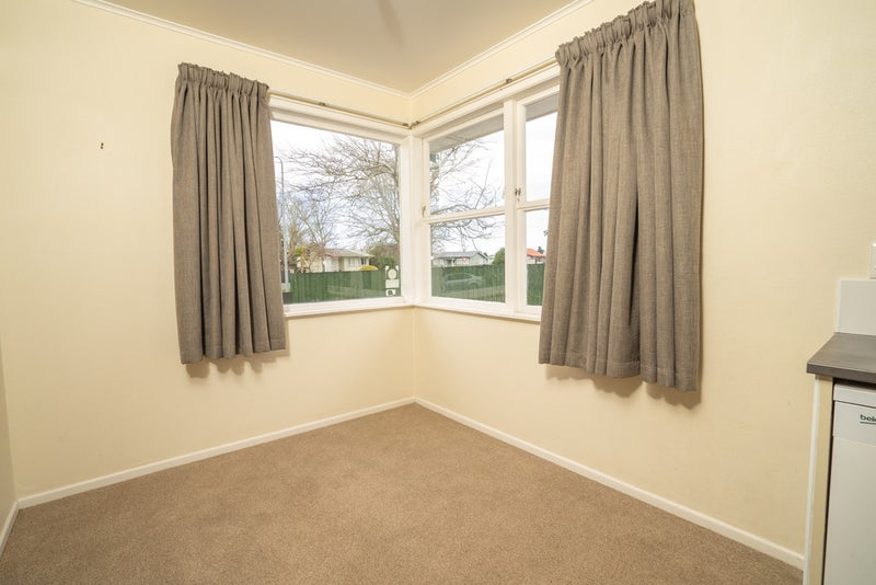 5 Deanwell Avenue, Deanwell, Hamilton - Carousel 2