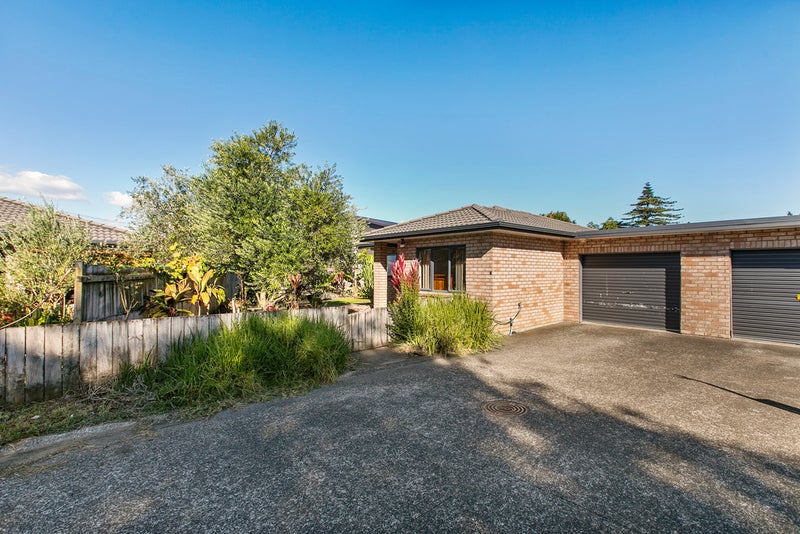6/11 Lawford Place, Mangere, Auckland - Carousel 2