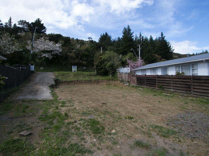 114 Coast Road, Wainuiomata, Lower Hutt - Carousel 4