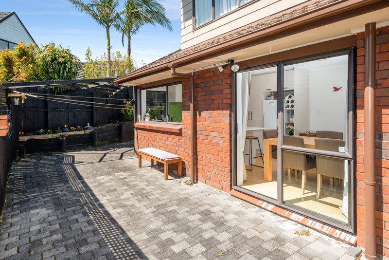 2/35 Eastridge Court, Northpark, Auckland - Carousel 18