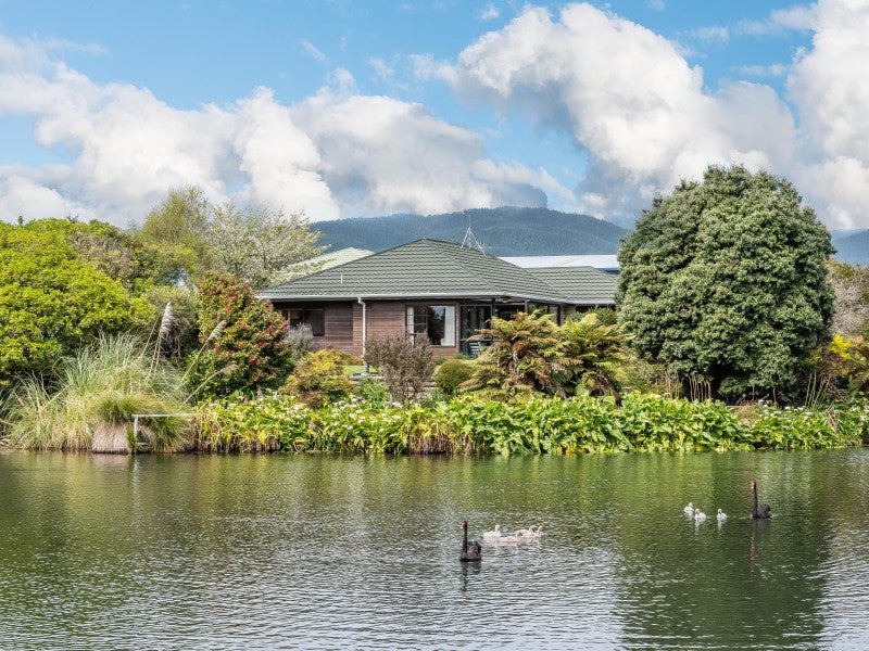 1 Lake View Court, Paraparaumu, Paraparaumu - Carousel 1