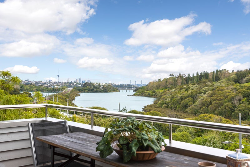 16B Kapua Street, Meadowbank, Auckland - Carousel 1