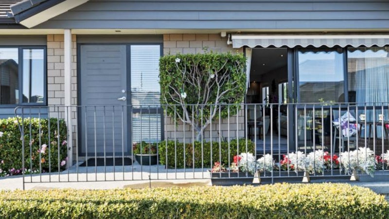 50 Royalle Mews, Botany Downs, Auckland - Carousel 1