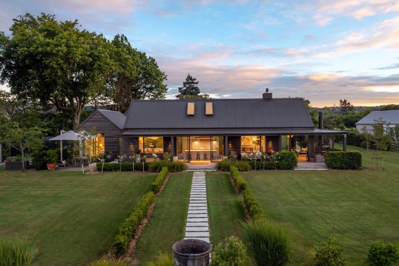 162 Monument Road, Papakura - Carousel 1