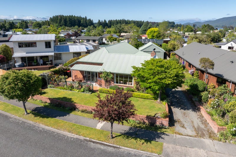 14 Bowen Street, Te Anau, Te Anau - Carousel 2