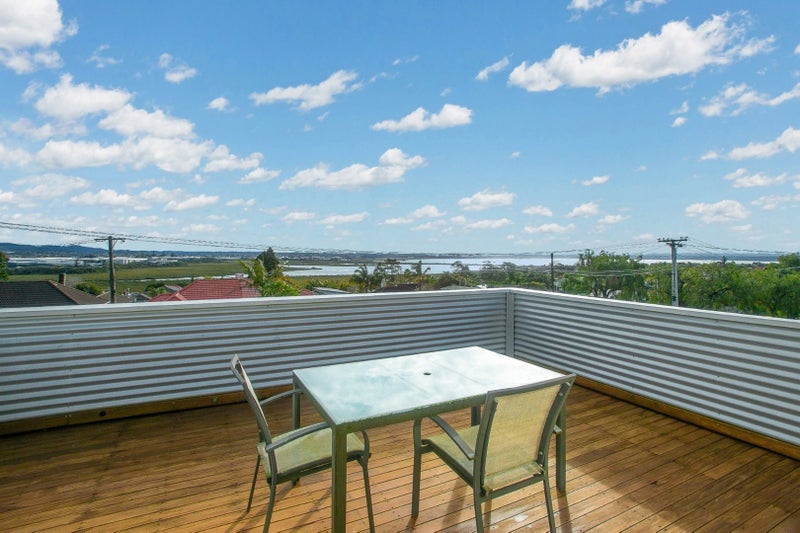 20 Hadfield Avenue, Waterview, Auckland - Carousel 1